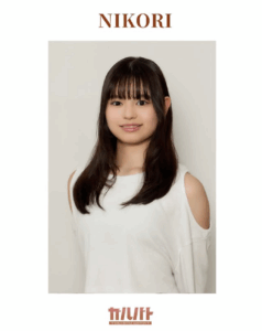 ニコリ